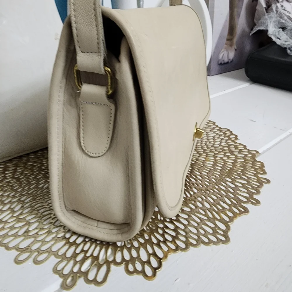 Vintage Coach Ridgefield Flap - Picture 5 of 15